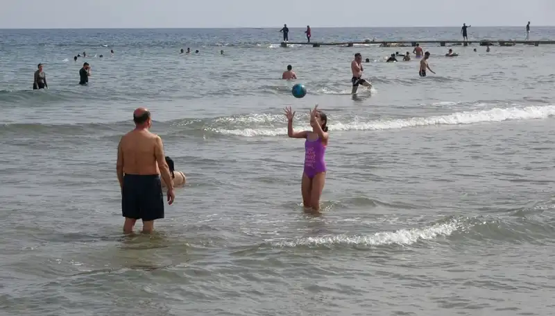 Erken Gelen Yaz: İlde Sıcaklık 20 Dereceyi Geçti, Deniz Keyfi Başladı!