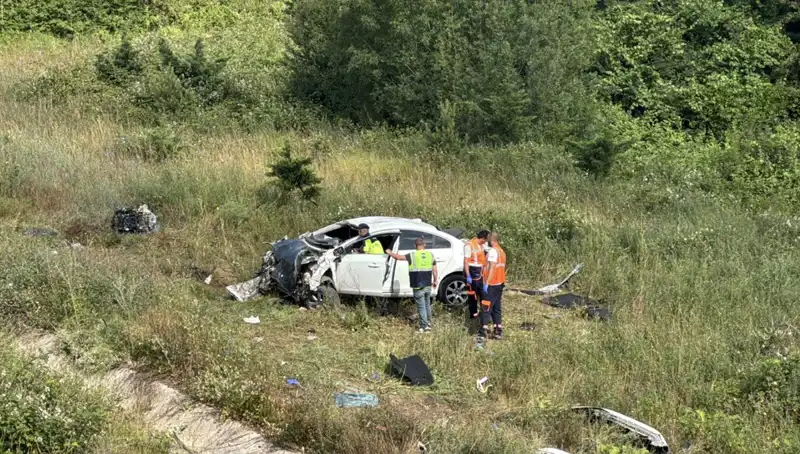 Kuzey Marmara Otoyolu'ndaki Devrilen Araçta Korku Dolu Anlar: Yaralılar Var!