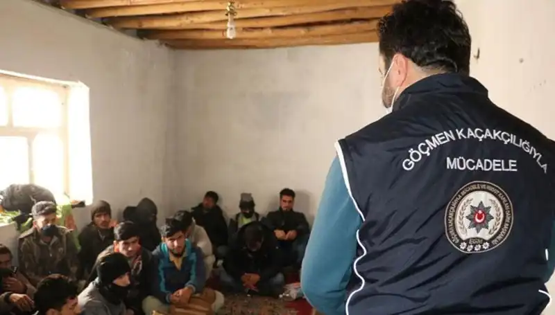 Düzensiz Göçmen Operasyonu: Edirne ve Kırklareli'nde 17 Yakalandı