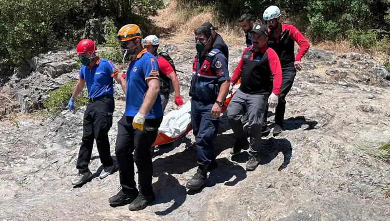 Kayalıkların Arasında Sır Ölüm: Gizemli Olay Ne Anlama Geliyor?