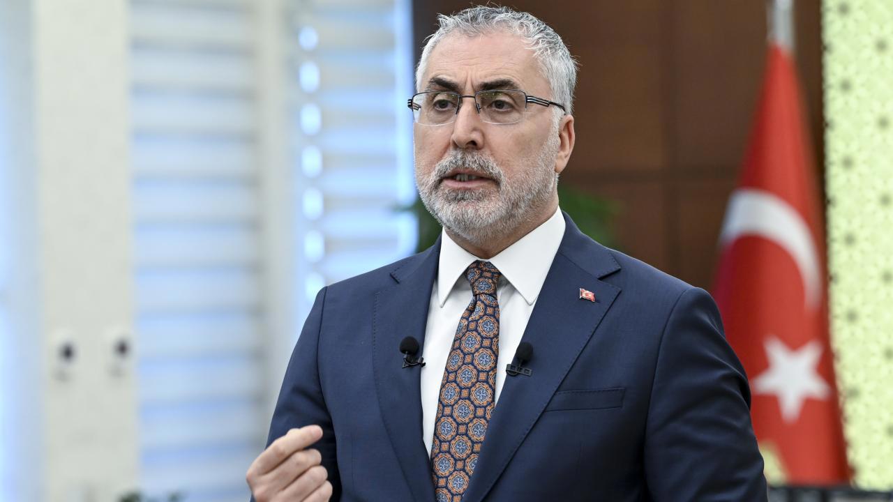 Bakan Işıkhan: Asgari Ücrette Değişiklik Sinyali