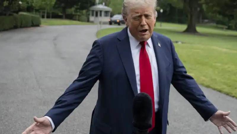 Trump’tan Şaşırtan Açıklama: "Bazı Ülkelerin Savaşması Gerekebilir"