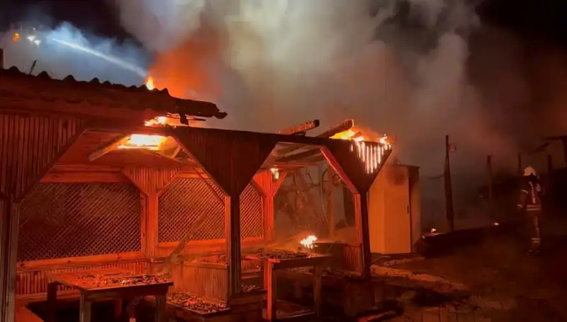 Şile'de Gözleme Restoranlarında Korkutan Yangın: Altı İşletme Alev Alev Yandı