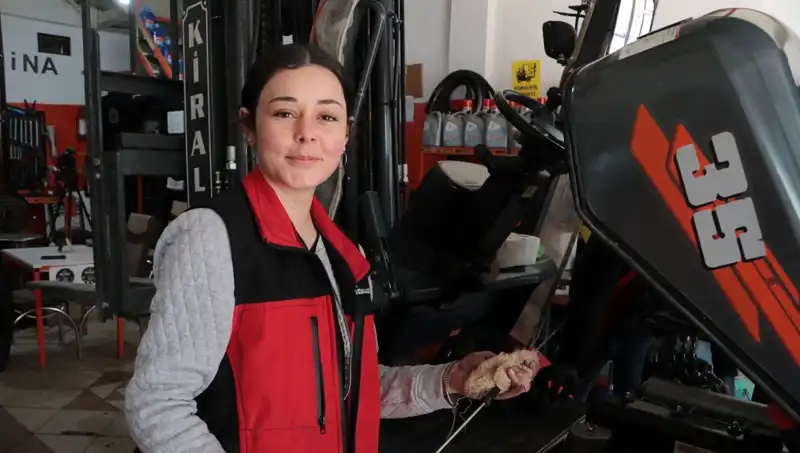 Sanayinin Tek Kadın Çalışanı Melike Hanım: Forklift Servisinde Yeni Bir Başlangıç