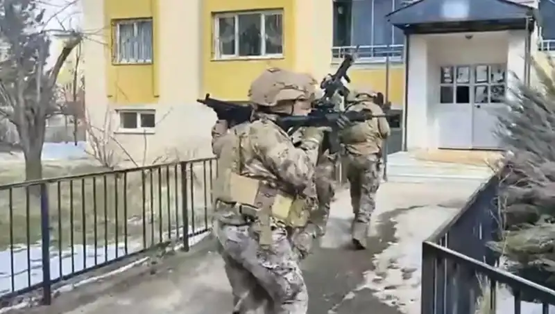 Bingöl'de DAEŞ Operasyonunda 3 Şüpheli Tutuklandı: Ayrıntılar Neler?
