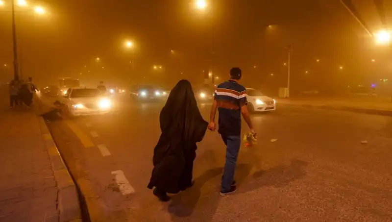Irak'ta Kum Fırtınası: Havalimanları Kapatıldı, Sağlık Krizi Arttı