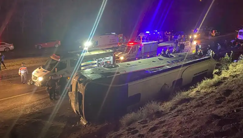 İşçi Servisi Şarampole Devrildi: 23 Kişi Yaralandı, Olayın Ayrıntıları Neler?