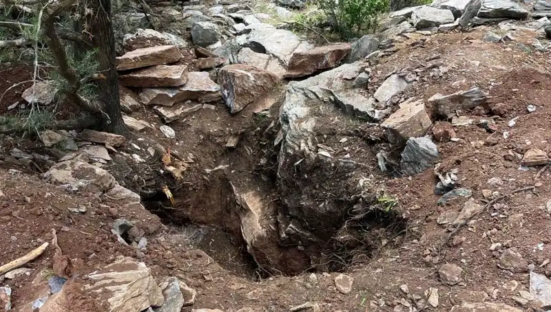 Eski Vali ve Emekli Albay Define Avında Yakalandı: Olayın Ardındaki Gerçekler!