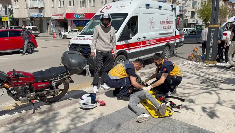 Aksaray'da Motosiklet Kazası: İki Kişi Yaralandı, Mesele Ne?