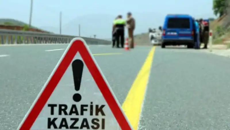 Türkiye'de Feci Trafik Kazası: 6 Kişi Hayatını Kaybetti