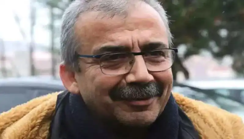 Sırrı Süreyya Önder: Tanınmış Politikanın ve Sanatın Dahi Yüzü Hastalığıyla Mücadele Ediyor