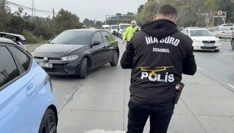 Emniyet Şeridini İhlal Eden Sürücü, Olay Yerinde Hayretler İçinde Kaldı!