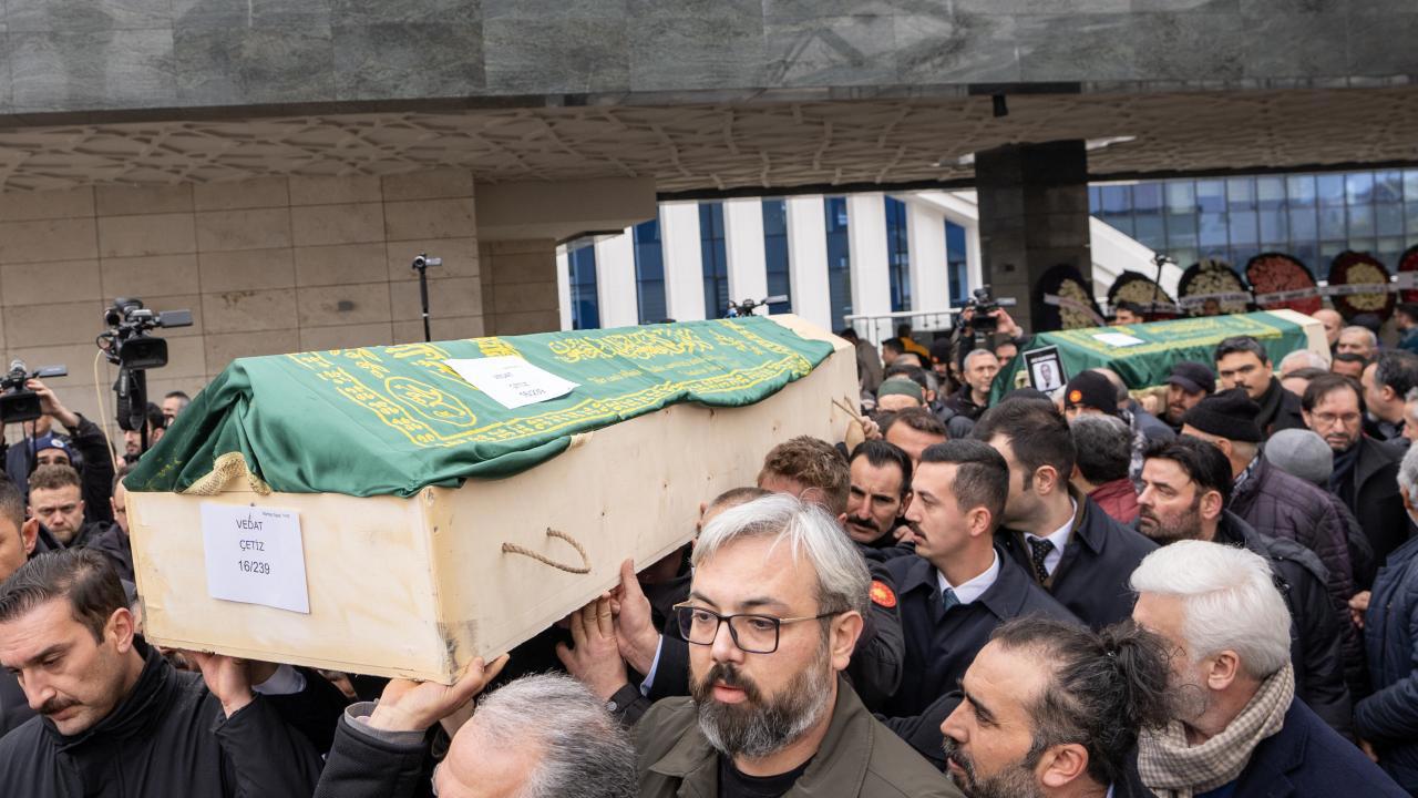 Bolu'daki Trajedi Sonrası Ölenler Toprağa Veriliyor