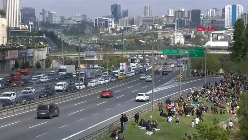 Deprem Sonrası Şehirlerde Trafik Yoğunluğu Yüzde 56 Arttı!
