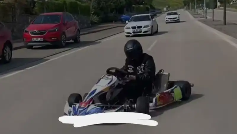 Go-Kart Sürücüsünden Şok Eden Drift Gösterisi: Tehlikeli Anlar Kameralara Yansıdı