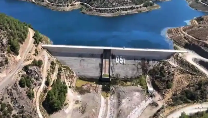 Çeşme'nin Su Sorunu Çözülüyor mu? Kesintilere Son!