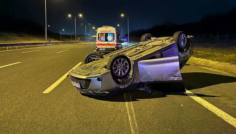 Kuzey Marmara Otoyolu'nda İki Araç Çarpıştı: Yaralılar Hastaneye Sevk Edildi