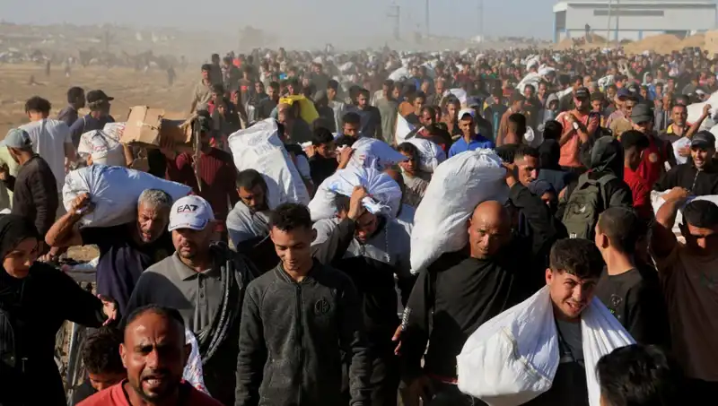 İsrail Ordusunun Han Yunus'a Kuşatması: 15 Kilometerlik Kaçış Koridoru Açıldı