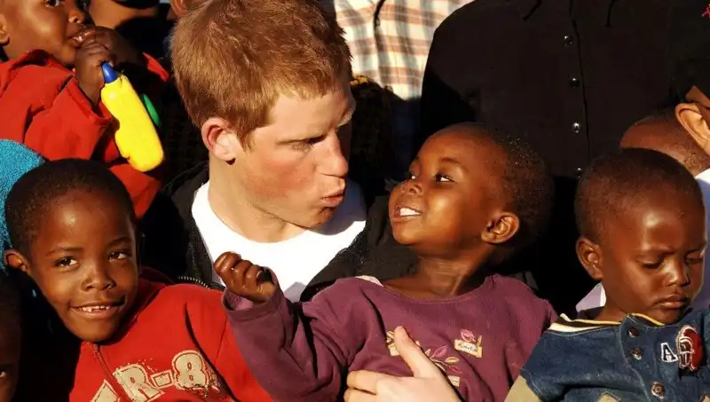 Prens Harry, 20 Yıl Önce Kurduğu Afrika Yardım Kuruluşundan Ayrılmak Zorunda Kaldı