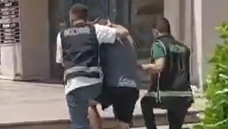 Sahte Dövizle Alışveriş Yapan Turist Ülkemizden Sınır Dışı Edildi