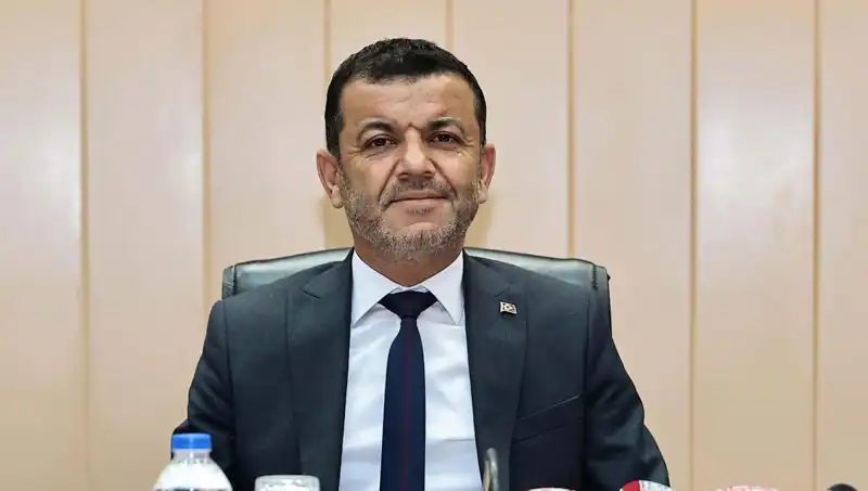 Bülent Nuri Çavuşoğlu: CHP Kurultayı'nın Yenilikçi Divan Başkanı Kimdir?