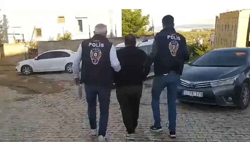 Balıkesir'de Dolandırıcılık Şüphelilerine Şok Baskın: 4 Tutuklama!