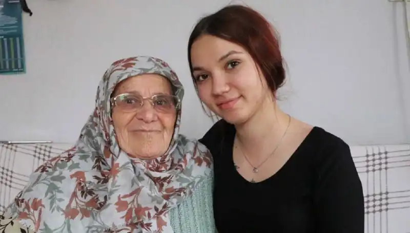 Anneanne Terliği Cezaevine Soktu: 4 Yıl Hapis Cezası Şoku