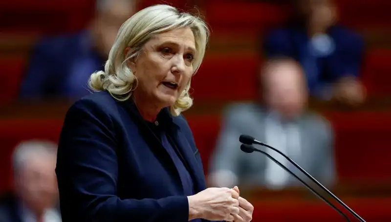 Le Pen'in Siyasi Geleceği Tehlikede: Suçlu Bulunursa Adaylık Şansı Bitiyor