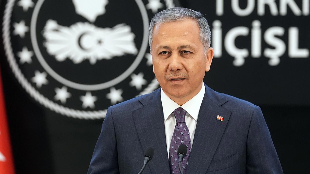 Bakan Yerlikaya'dan Suriyeli mültecilere destek