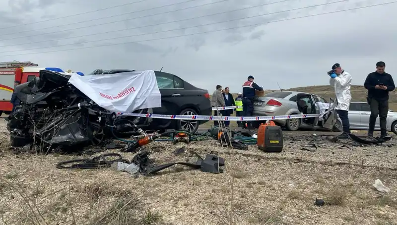 Tatilin İlk Gününde Yoğun Trafik Kazaları: Beş Kayıp, Yüzlerce Yaralı