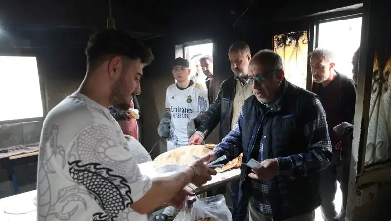 Ekmek İçin Dört Gözle Beklenen Yolculuk: Neden 7 Kilometre Yürüyorlar?