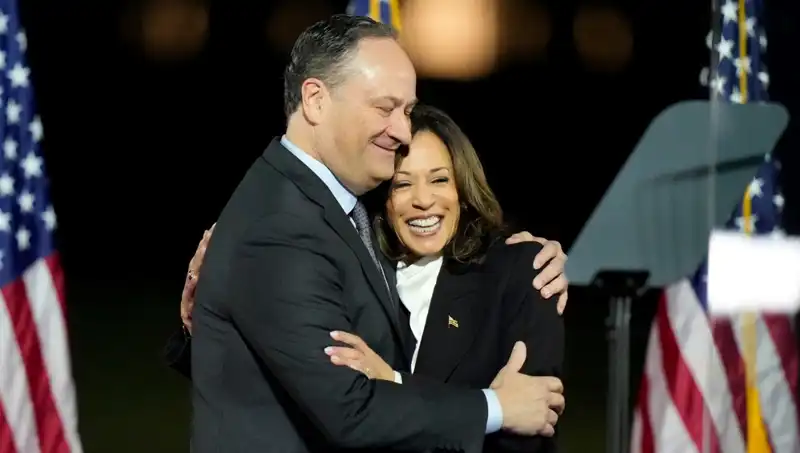 Trump'tan Şaşırtan Hamle: Kamala Harris’in Eşini Görevden Aldı!