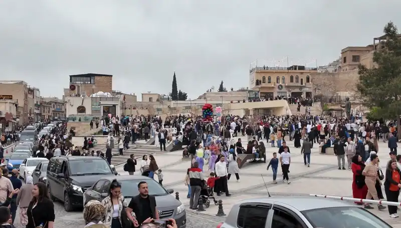 Mardin'de Ramazan Bayramı Coşkusu: Turist Akını Şehirde Hayat Buldu!