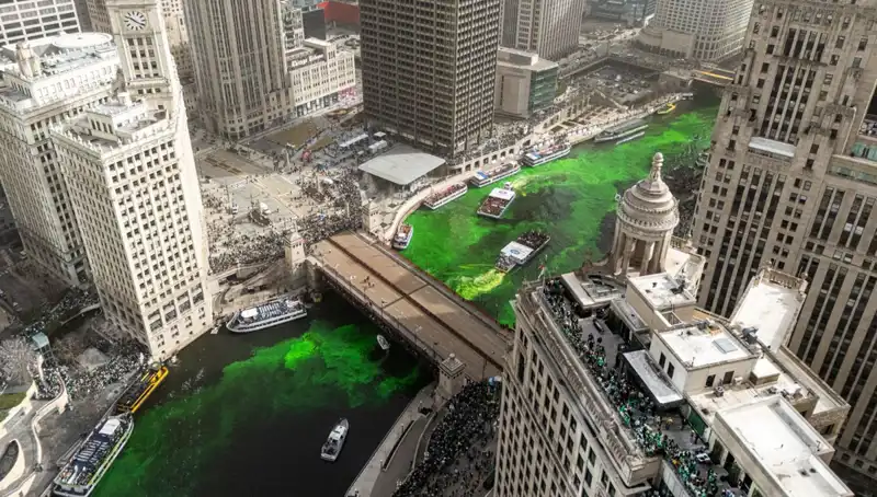 Chicago Nehri'nde Yeşil Rüya: Aziz Patrick Günü Kutlamaları