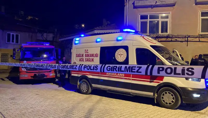 Yaşlı Adam Evinde Yanmış Halde Bulundu: Sır Perdesi Aralanıyor