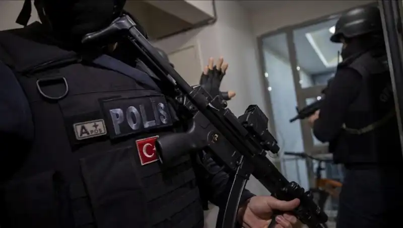 Türkiye'de DAEŞ Operasyonları: 17 İlde 89 Şüpheli Gözaltına Alındı