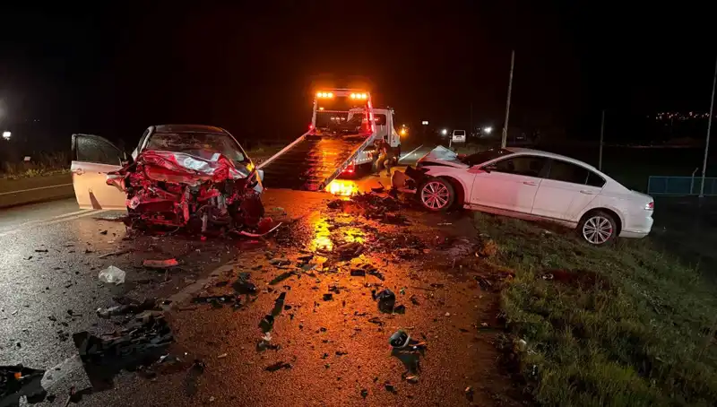 Çanakkale'de Korkunç Trafik Kazası: 3 Can Hayatını Kaybetti, 1 Kişi Yaralı