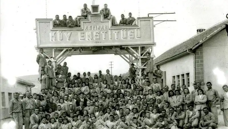 Türkiye’de Öğrenim Devrimi: Köy Enstitüleri’nin Kuruluş Yıldönümü