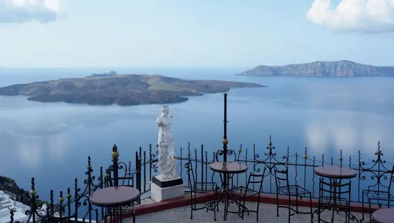Santorini'de Endişe Verici Projeler: Ada Sular Altında Kalabilir mi?