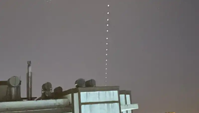 Adana'nın Gökyüzünde Starlink Işıkları: Geceyi Aydınlatan Teknolojik Şov!