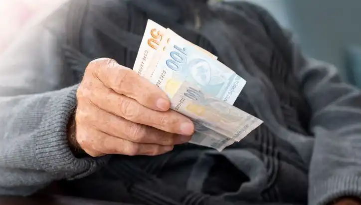 Emekli İkramiyesi Artıyor: 4 Bin TL'lik Önlem Yarın Genel Kurul'da Oylamaya Sunulacak
