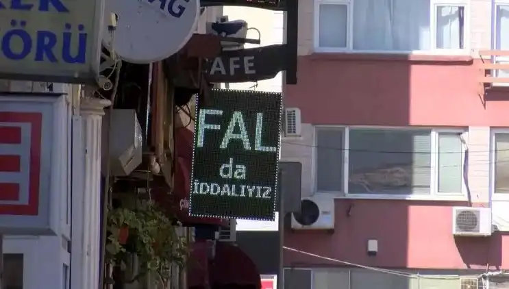 Fal Bakanlar Dikkat! Para Karşılığı Fala Hapis Cezası Gelebilir