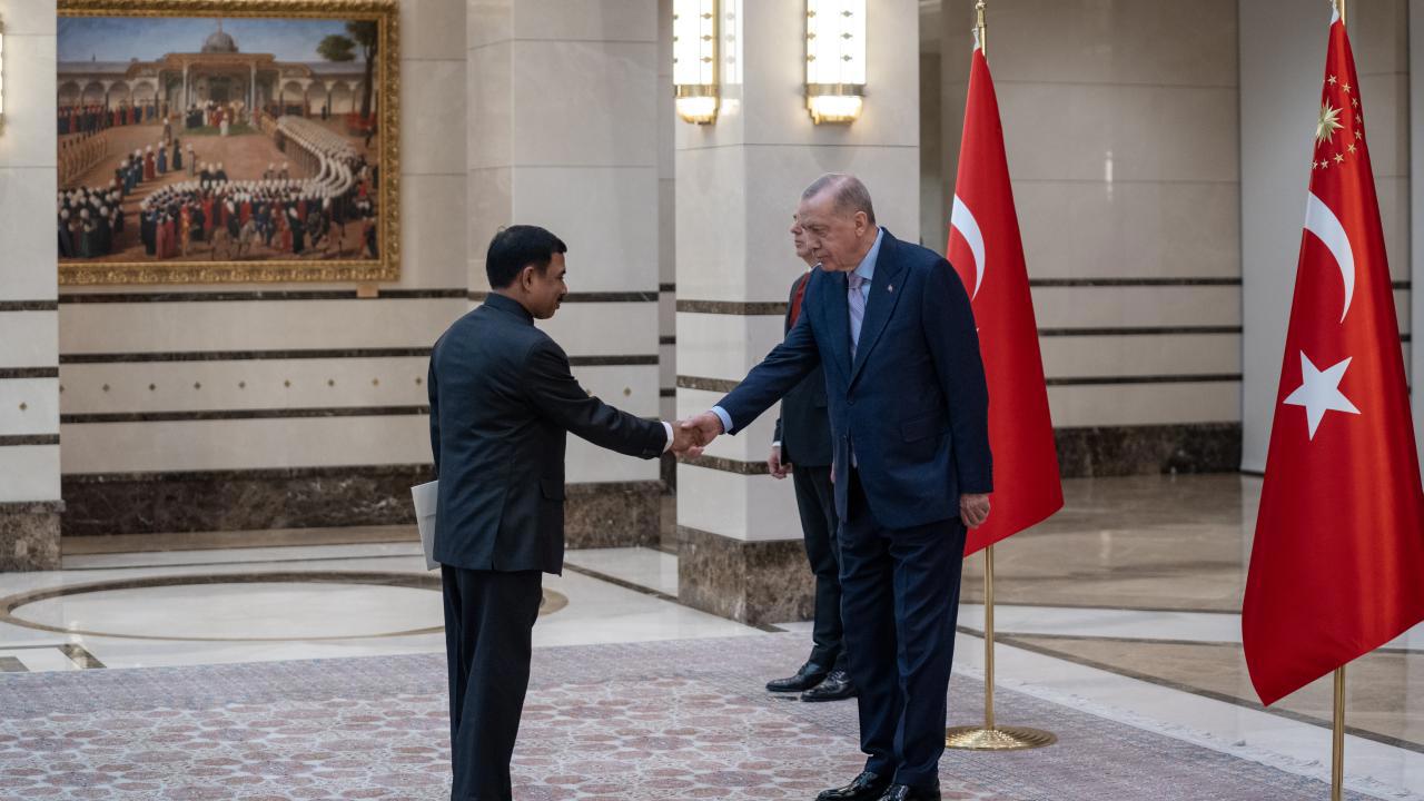 Büyükelçilerinden Cumhurbaşkanı Erdoğan'a Güven Mektubu
