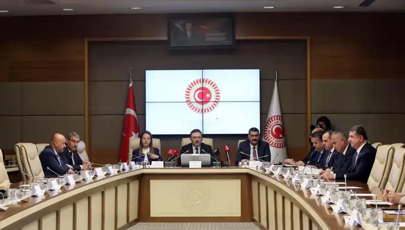 Meclis, Kartalkaya Yangın Faciasını Araştırmak için Toplanıyor: Vali'nin Sözleri Tartışma Yarattı