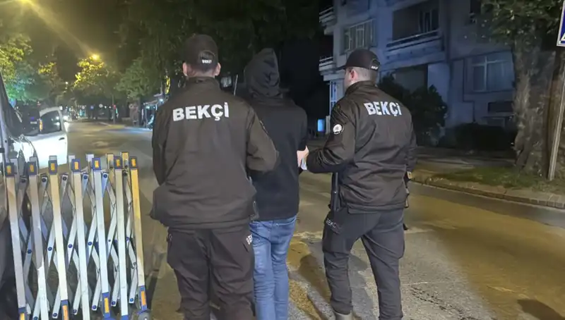 Edirne'de Düzensiz Göçmen Operasyonu: 4 Yakalandı, Sınır Güvenliği Artıyor