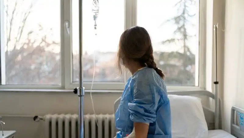 35 Yaşındaki Kadın, Yaygın Kanserin Nedenini "Sessiz Katil" Olarak Tanımladı