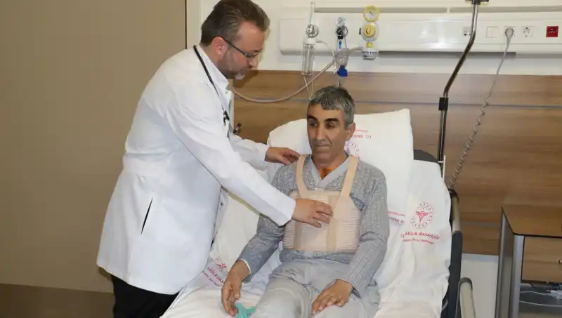 6 Ayda İki Kez Aort Damarı Yırtılan Hastaya 8,5 Saatlik Ameliyat