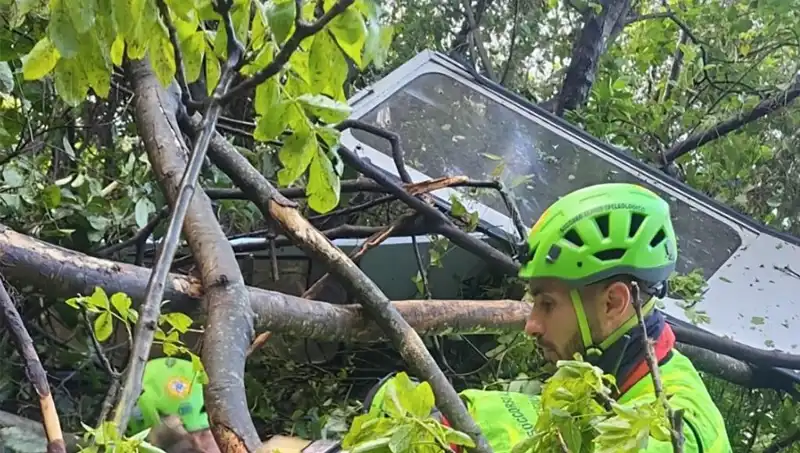 İtalya'da Teleferik Faciası: Halat Kopması Sonucu Dört Can Gitti