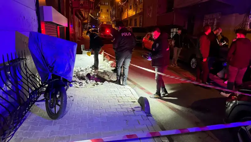 Küçükçekmece'de Plakasız Motosikletle Gerçekleşen Saldırı: Olayın Detayları