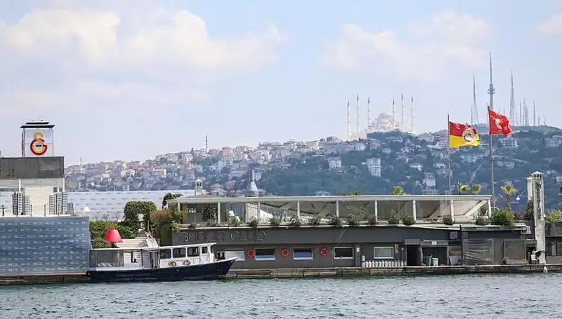 2. Abdülhamid'in Mirasçıları Galatasaray Adası İçin 15 Yıl Süren Davayı Kazandı